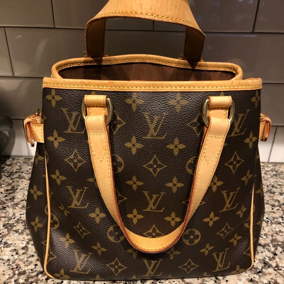 Louis Vuitton Handbags - 💕 Offer? 💕 Louis Vuitton Small Satchel